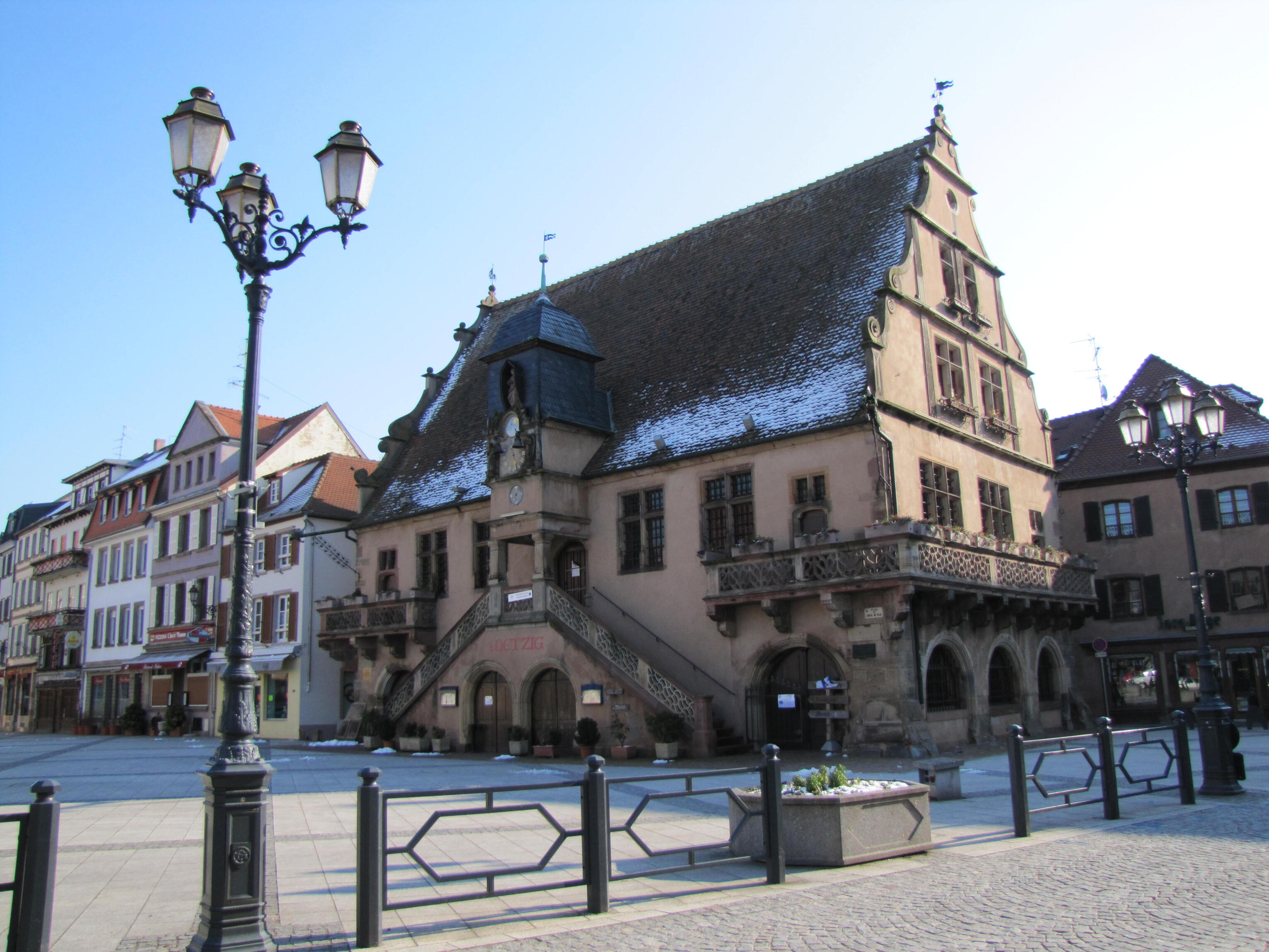 Photo Metzig Molsheim : © Ralph Hammann – Wikimedia Commons – CC BY-SA 4.0 Photo : © Ralph Hammann – Wikimedia Commons – CC BY-SA 4.0